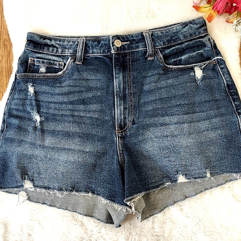 Hollister Curvy Ultra High Rise Mom Shorts - Picture 7 of 8